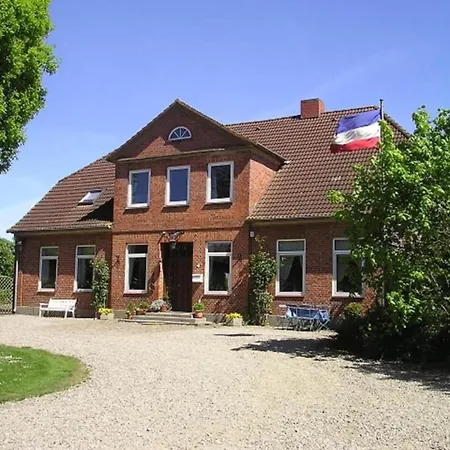 Apartment In Plau Am See By The Lake, Cleaning Included *